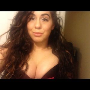 Meet your Posher, Chloe