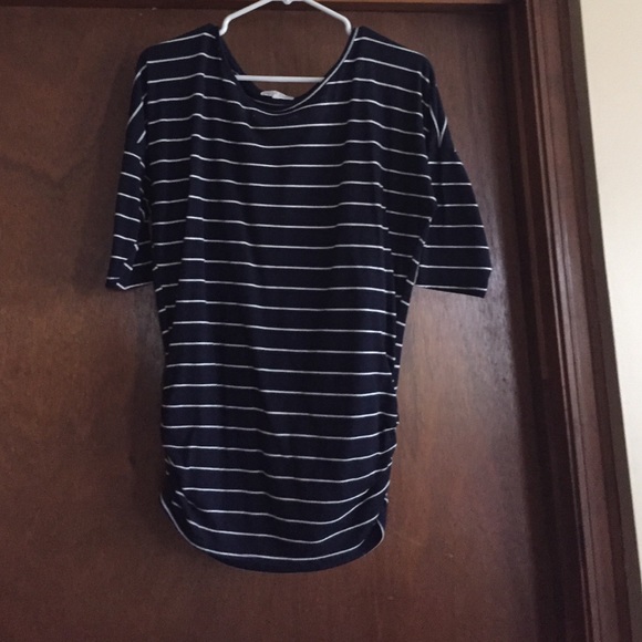 Quarter sleeve maternity top
