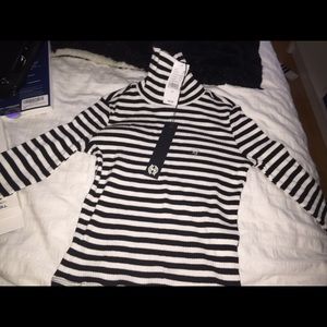 Black and white pacsun crop top