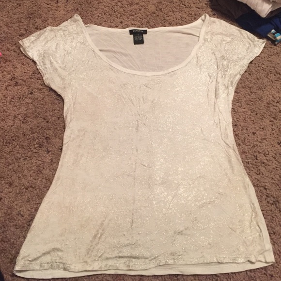 Cute and simple white tee