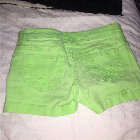 Shorts - Picture 2 of 3