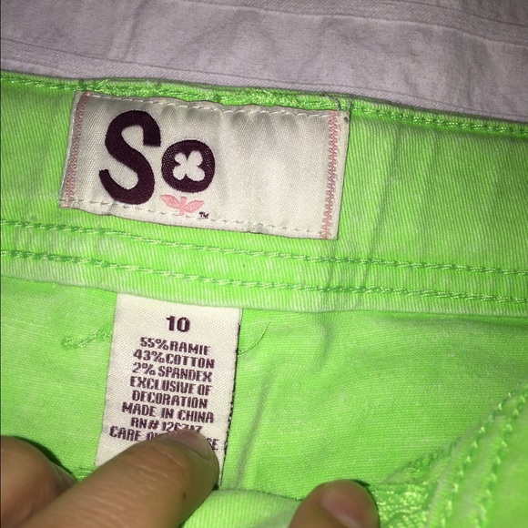 Shorts - Picture 3 of 3