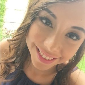 Meet your Posher, Carolina