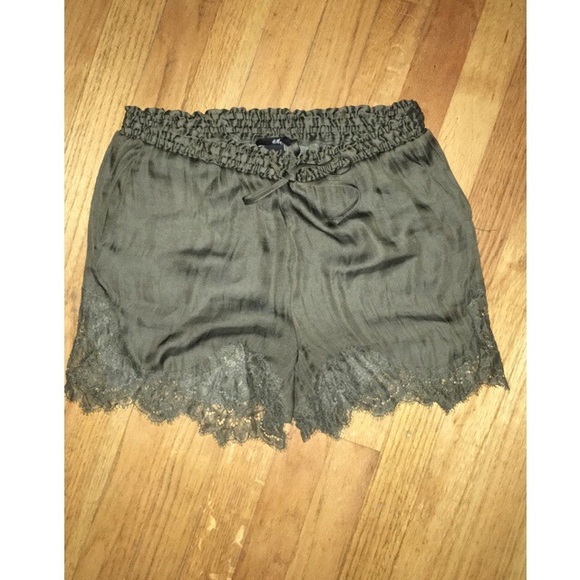 H&M flowy shorts