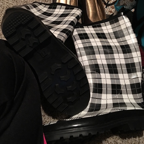 Brand new rain boots