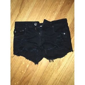 American Eagle Black rupees shorts