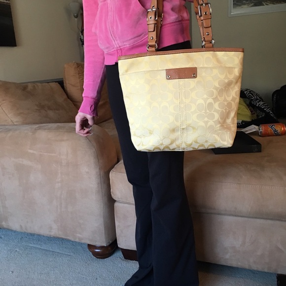 Gold Coach Purse - Picture 4 of 4