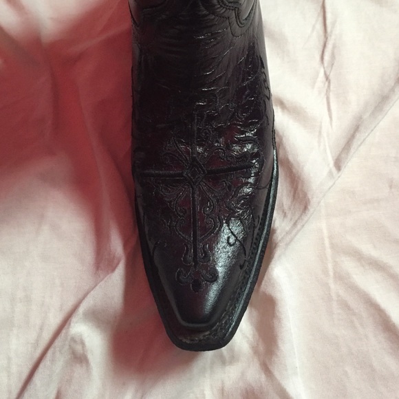 Circle G all black cowgirl boots. Only worn once. - Picture 3 of 4