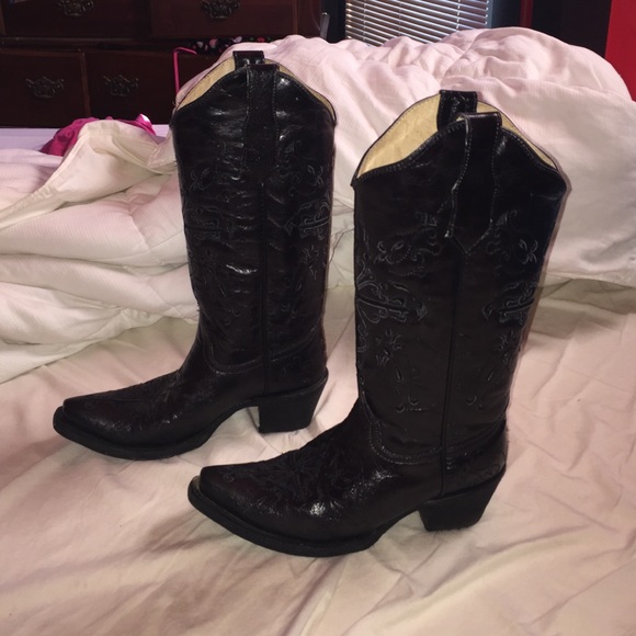 Circle G all black cowgirl boots. Only worn once. - Picture 4 of 4