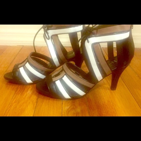 Lace up heel