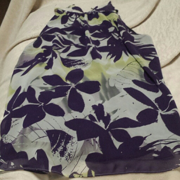 Super cute sleeveless blouse