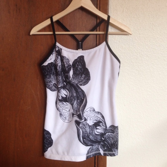 Lululemon top