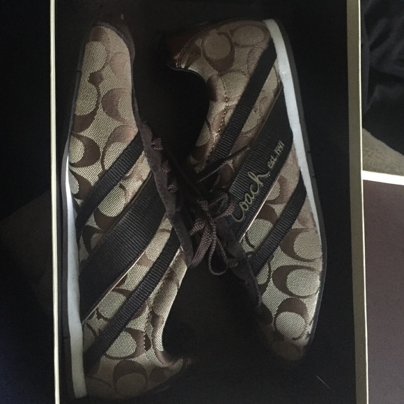 Coach - Picture 2 of 2