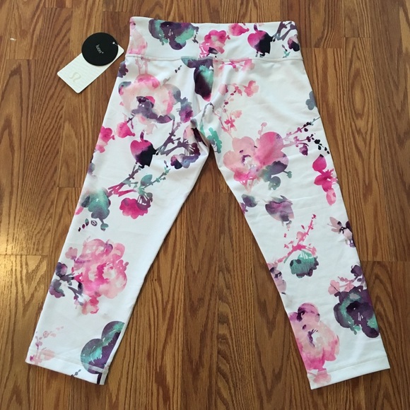 Lululemon Blurred Blossom Wunder Under crop - Picture 4 of 4