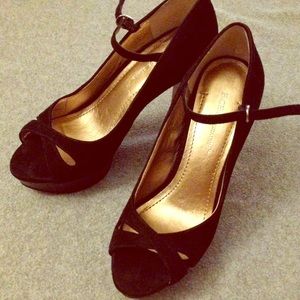 BCBG black high heel