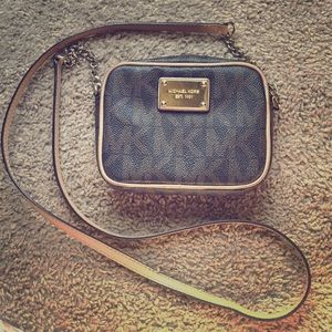 Small Michael Kors brown crossbody