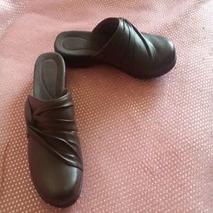 Clarks Brown Leather Shoes sz 9