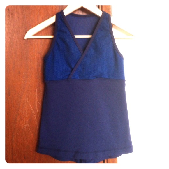 Lululemon top