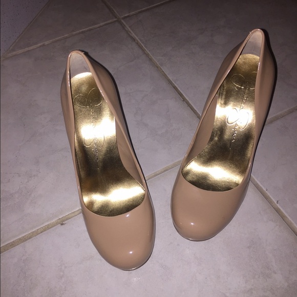 Jessica Simpson Nude Pumps - Picture 1 of 3