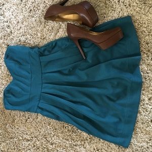 NWOT Teal strapless dress with pockets!
