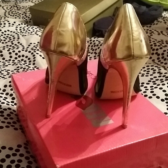 Heels - Picture 2 of 3