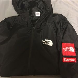 Sold!! North face x supreme windbreaker