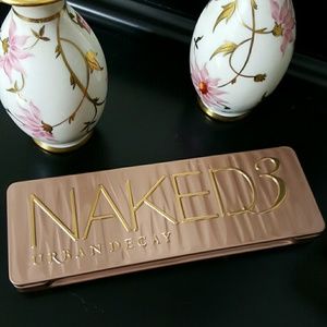 Authentic naked 3 palette from urban decay