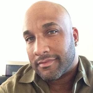 Meet your Posher, Derrick