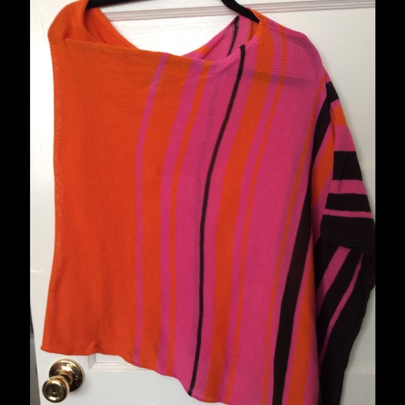 Assymmetric poncho sm/ xs
