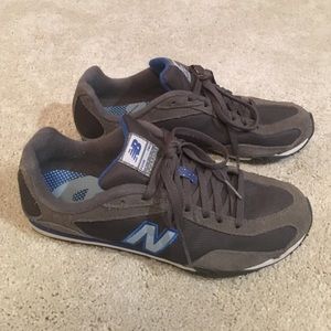 New balance tennis shoes