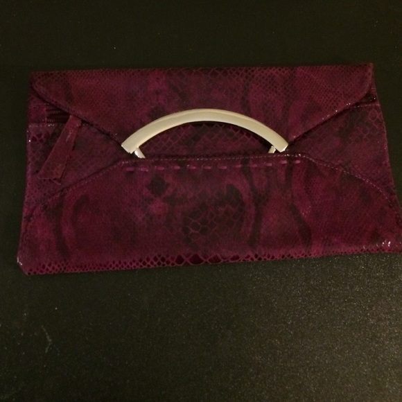 Raspberry Bebe clutch 💥 great buy !