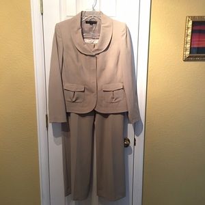 Anne Klein Suit -Sz.10- Tan - EUC!!