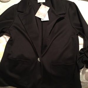 Black 3/4 sleeve blazer