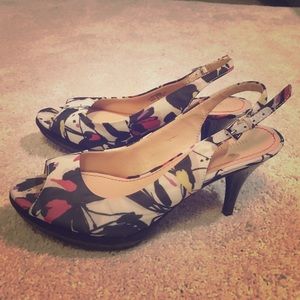 Nine West sling back heels