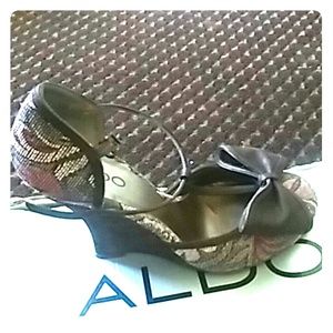 Maryjane tapestry wedges