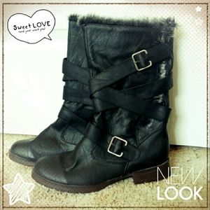 Furry Boots 8 Black Faux Leather Buckles Straps