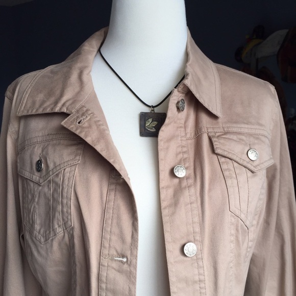 Tan Jacket. - Picture 3 of 3