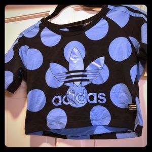 adidas crop top seen in Justin Bieber's Sorry vid