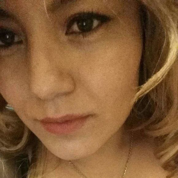 Meet your Posher, Lorena - Picture 1 of 1