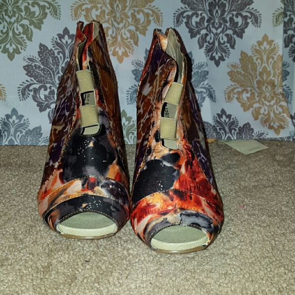 Brand new Very cute wedges