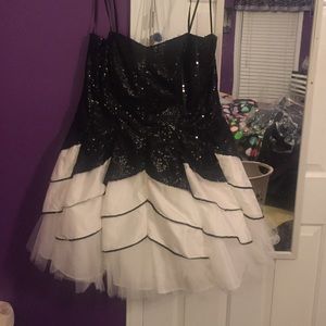 Black and white prom dress