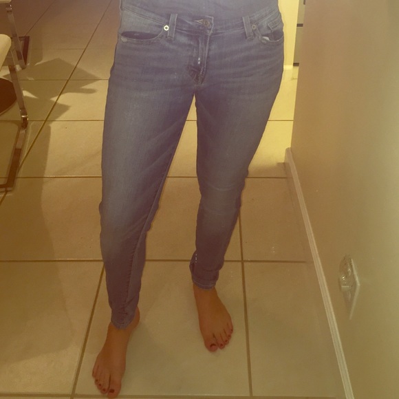 Lucky Brand light blue jeans