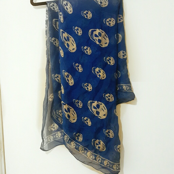 Alexander McQueen Skull Silk Scarf - Picture 3 of 4