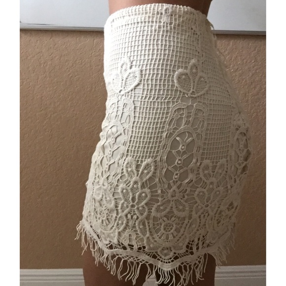 ☀️NWT ASTR LACE SKIRT☀️ - Picture 2 of 2