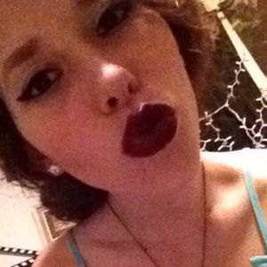 Meet your Posher, Janelle