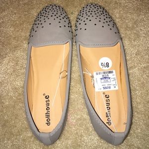 Never worn grey flats