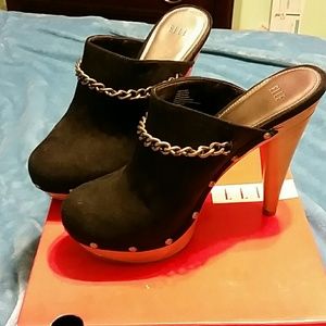 Black heels size 8.5, black and brown