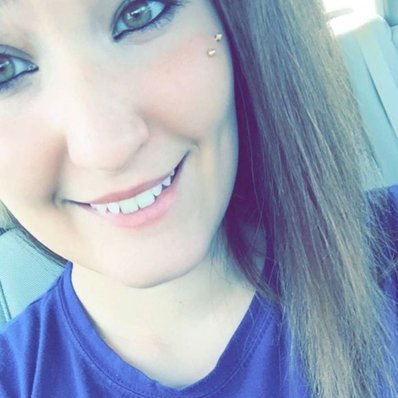 Meet your Posher, Ashley