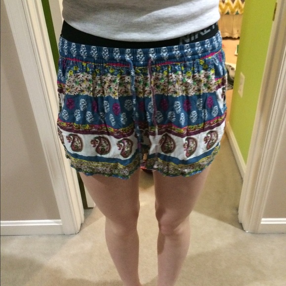 American Eagle shorts in great condition!