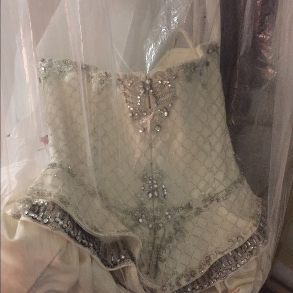Beautiful wedding gown by Kenneth pool.